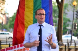 Human Rights Campaign President Chad Griffin speaks at Dupont Circle vigil (Blade photo by Blake Bergen)