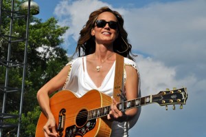 Chely_Wright_insert_2_(c)Michael_Key