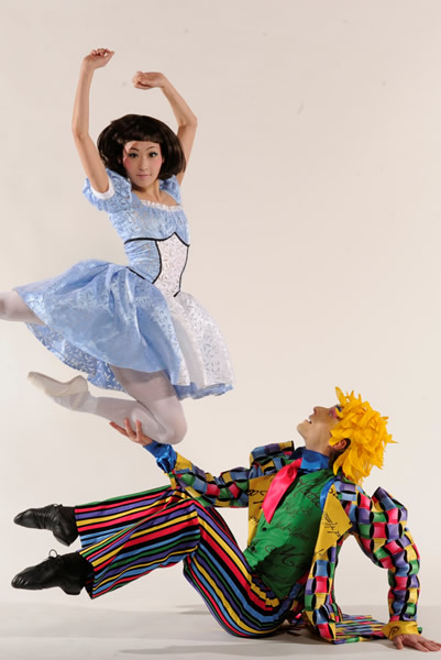Alice_and_Mad_Hatter_insert