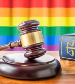 gavel_and_rainbow_flag_460x470_by_Bigstock