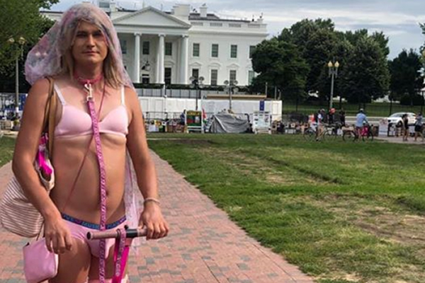 Trans Woman Targeting Gay Bar Patrons For Assault Witnesses