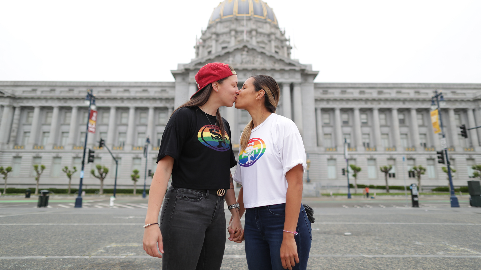 Niners kick-off Pride with NFL's 1st-ever gender-neutral gear