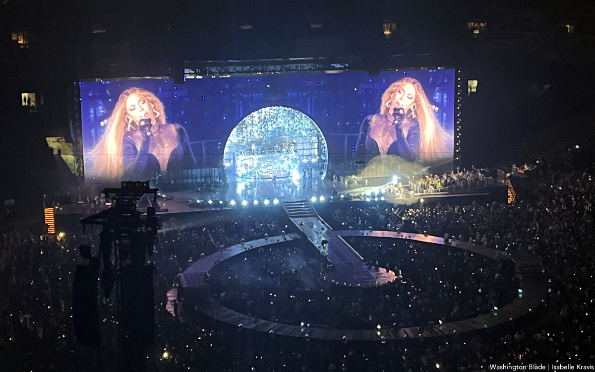 Madonna and Beyoncé pose with some of their daughters at 'Renaissance'  concert