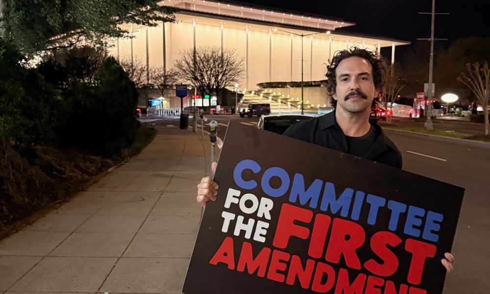 VIDEO: Gay journalist detained for booing Trumps at ‘Chicago’ opening night