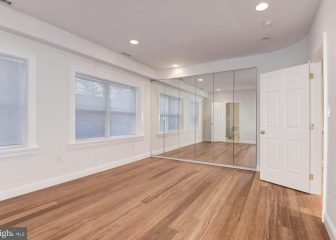 GEORGETOWN 1 BR + Den + 1-1/2 Baths